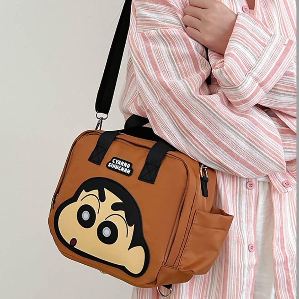 Bliss Crayon Shin-Chan กระเป๋าเป้สะพายหลัง,Crossbodyกระเป๋าสินค้าขนาดเล็กกระเป๋าผ้าใบ,ตลกป้ายกระเป๋าเก็บกระเป๋าจี้กระเป๋าซิปอะนิเมะกระเป๋าสะพายกระเป๋าเดินทาง
