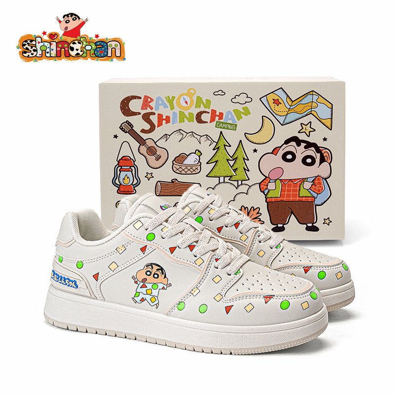 Crayon Shin-Chan อะนิเมะรองเท้าผู้หญิงรองเท้าสีขาวกราฟฟิตีการ์ตูนรุ่นใหม่ฤดูใบไม้ร่วงรองเท้าผ้าใบลำลองมูลค่าสูงสไตล์โรงเรียน