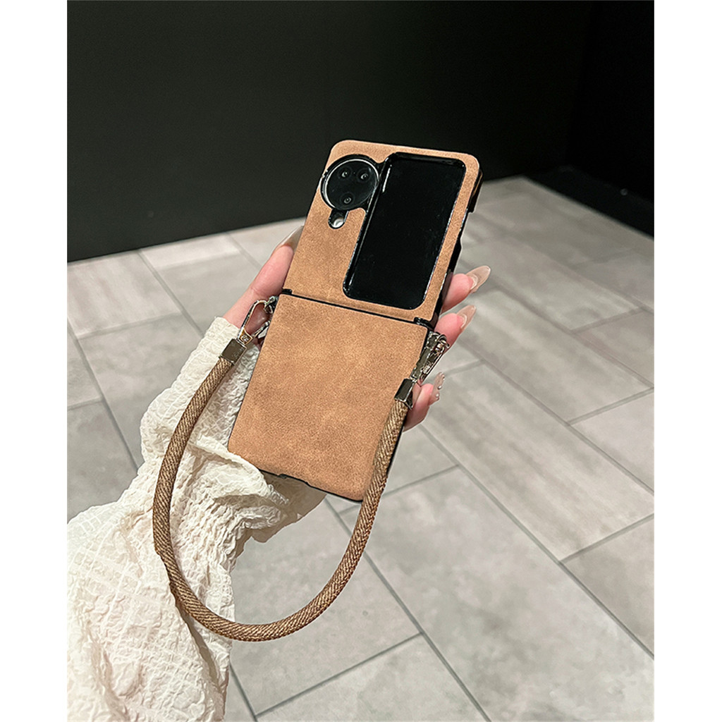 เคสโทรศัพท์สีทึบหรูหราเรียบง่ายพร้อมสายรัดป้องกันได้สําหรับ OPPO Find N3 Flip N3Flip ฝาหลังกันกระแทกพร้อมเชือก ราคา ถูกที่สุด ดีลบีเคเค แกลเลอรีภาพที่ 5