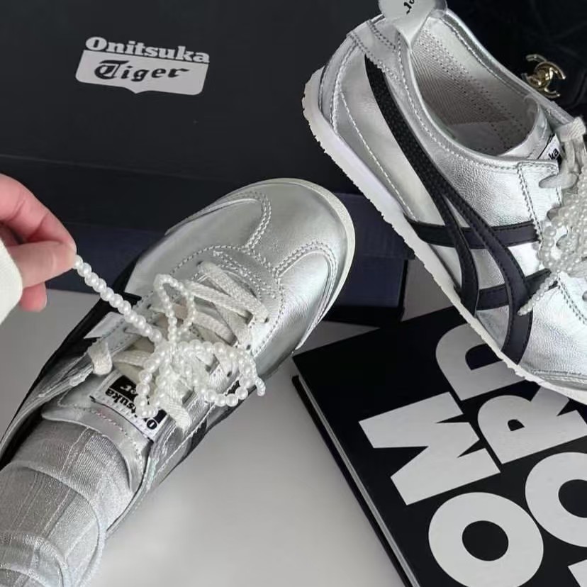 💯ของแท้จากแบรนด์💯& Onitsuka Tiger Mexico 66 &รองเท้าสั่นสะเทือนที่สะดวกสบายรองเท้าสันทนาการชายและหญิงกีฬากลางแจ้ง🌸