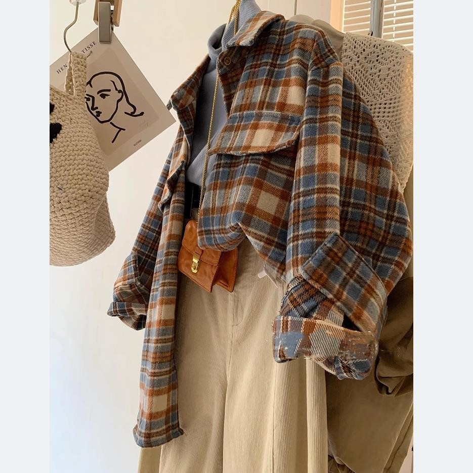 ลดราคา! โทนสีสวยสุดๆ ~ เสื้อเชิ้ตผ้าวูลสีตัดกันสำหรับผู้หญิงเสื้อเชิ้ตคอปกพับใส่ด้านในสไตล์วินเทจแฟชั่นสไตล์ตะวันตก