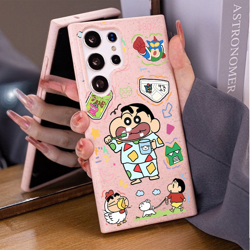 SAMSUNG น่ารักเครยอนชินจังชุดนอนที่จะล้างและเดินสุนัขเป็นมิตรกับสิ่งแวดล้อมข้าวสาลีฟางสําหรับsamsung S25 Ultra S25 Plus S24/S23/S22/S21/S20 FE A12 A13 14 A15 A53 A55 ฝาครอบกันกระแทก