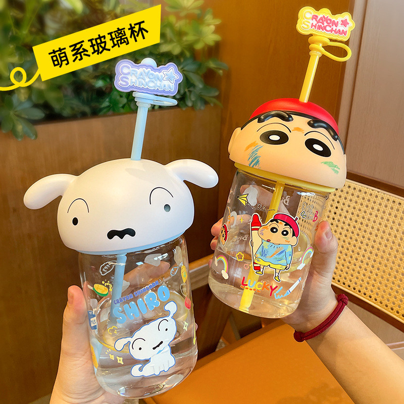 Crayon Shin-Chan Water Cup 580ml แก้วความจุขนาดใหญ่การ์ตูนฟางถ้วยขวดน้ํานักเรียนผู้ใหญ่
