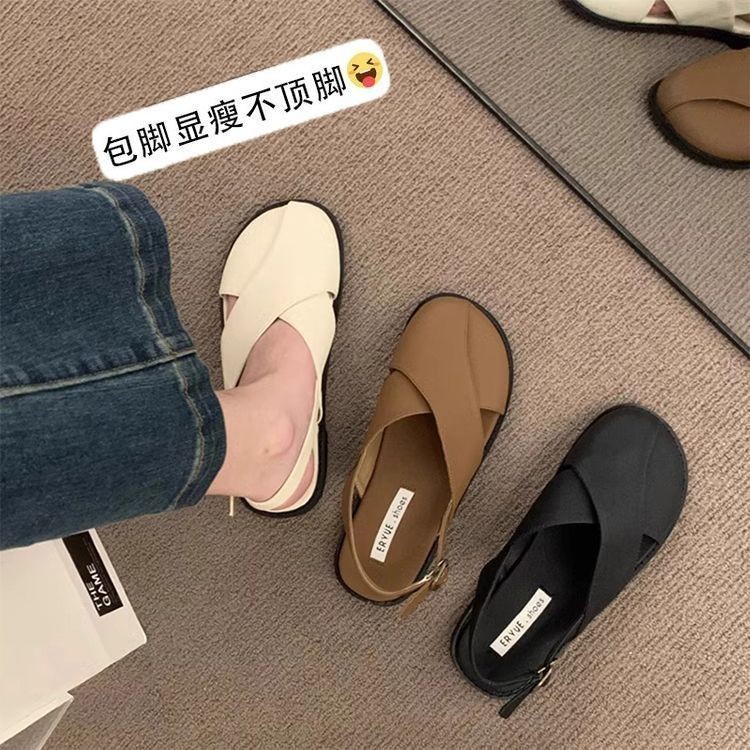 2025 รองเท้าแตะเรโทรใหม่ รองเท้าแตะผู้หญิงกลางแจ้งแบบสองทาง สวมใส่สบาย รองเท้าแตะชายหาดโรมันฤดูร้อน