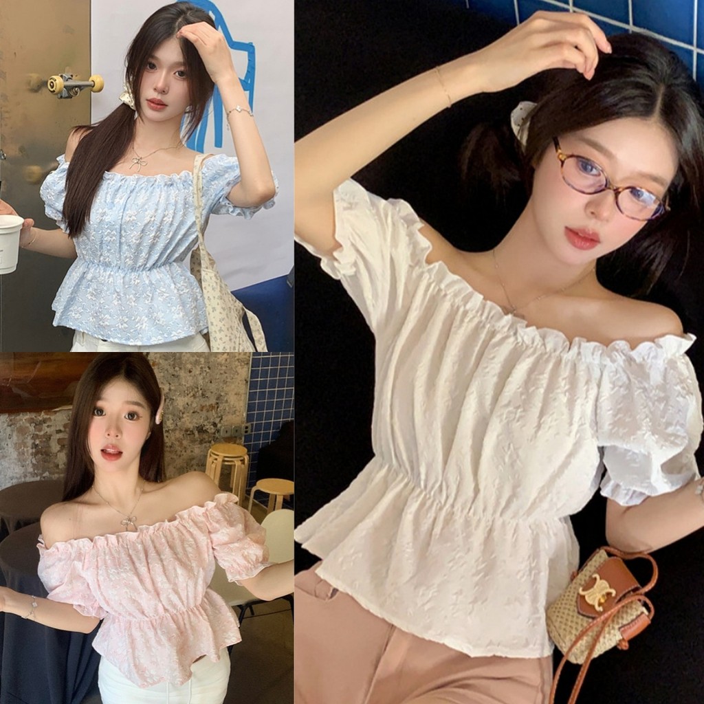 Chic พร้อมส่ง เสื้อครอป แขนตุ๊กตา แบบจั๊มเอว ทรงปาดไหล่ ปล่อยชายระบาย สไตล์เกาหลี น่ารักมาก ลายดอก ผ้าลินิน