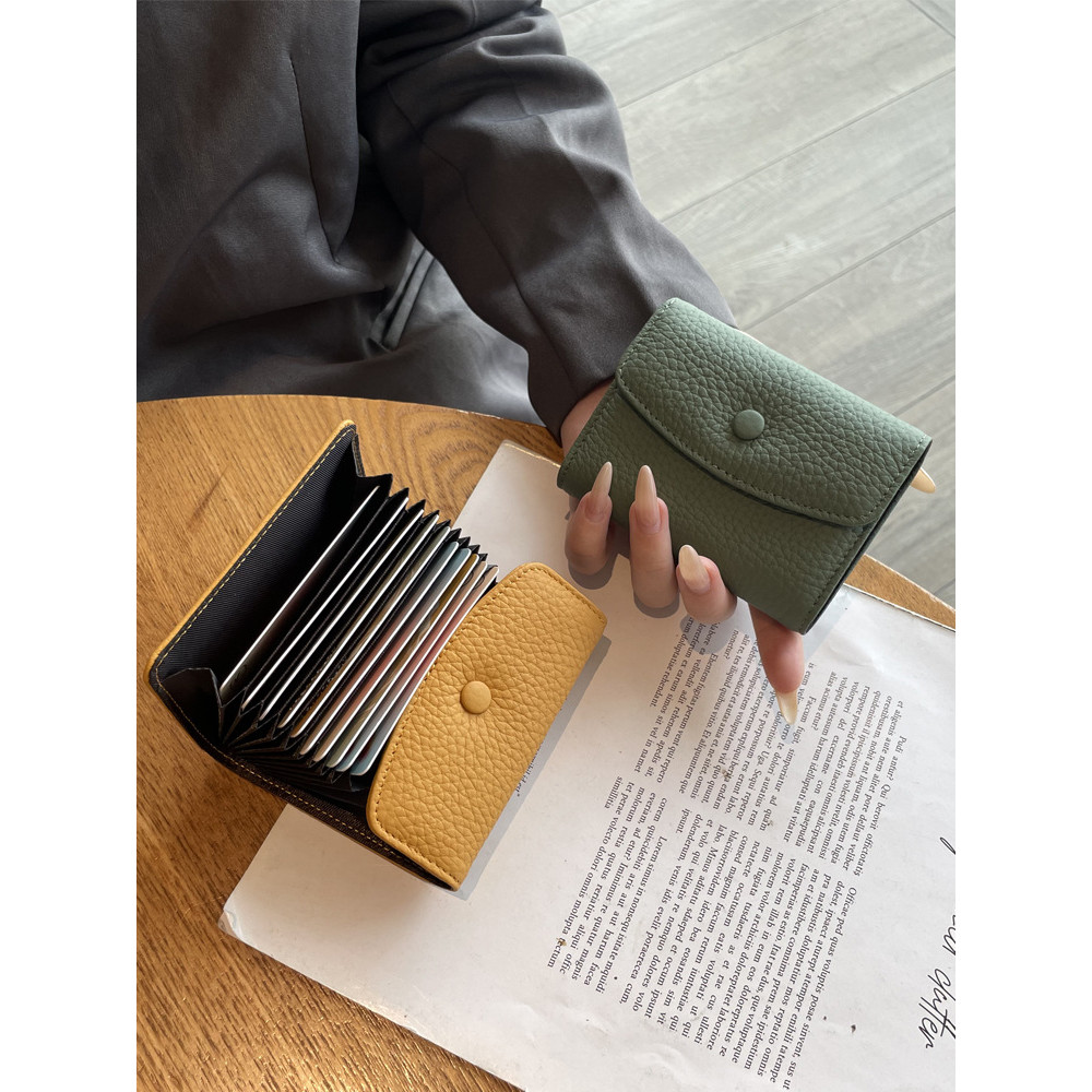 หนังวัว Simple Organ ผู้ถือบัตรผู้หญิงขนาดเล็ก Multi-card Slot Design Anti-degaussing แฟชั่นหรูหรา