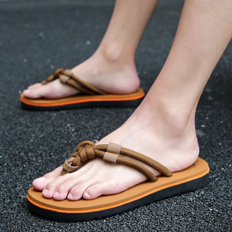 ผู้ชาย Retro Flip-Flops ที่ไม่ซ้ํากันอินเทรนด์กลางแจ้ง Flip-Flops ยางแต่เพียงผู้เดียวสวมใส่กันลื่น @