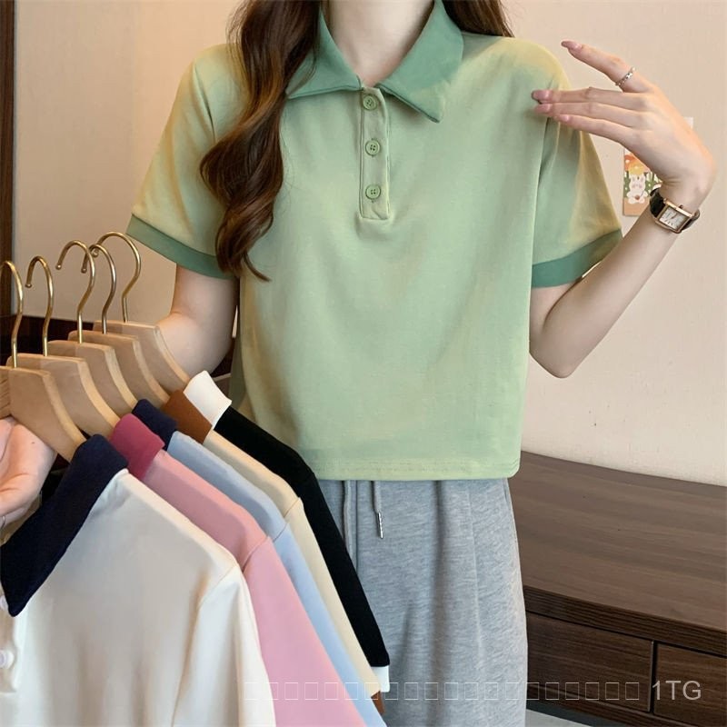 ฤดูร้อน 2025 ดีไซน์ใหม่ เสื้อยืดคอโปโลสีบล็อก เสื้อเบสสำหรับผู้หญิง เสื้อแขนสั้นอินเทรนด์สำหรับนักเรียน SBIT