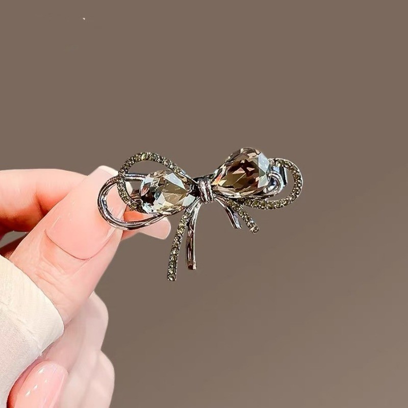 มาโรโปลี [พร้อมสต็อก] แสงหรูหราคริสตัลโบว์กิ๊บหญิงซอกความรู้สึกระดับไฮเอนด์เรียบคลิปฤดูร้อนด้านข้างกิ๊บหักผม ใบเรียกเก็บเงินเป็ด คลิป