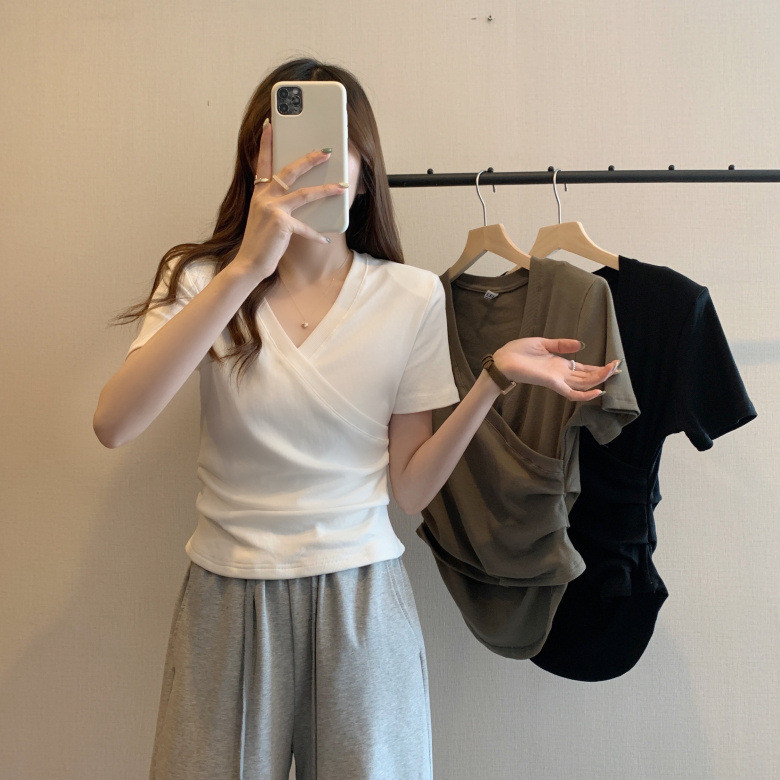 ข้ามคอวีแขนสั้นเสื้อยืดผู้หญิงออกแบบบางพอดีสั้นพอดีด้านบน