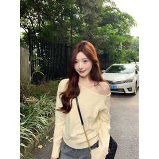 เสื้อยืดถักไหล่ไม่สม่ำเสมอสีเหลืองผู้หญิงฤดูใบไม้ร่วงใหม่สลิมฟิตแขนยาวปิดไหล่