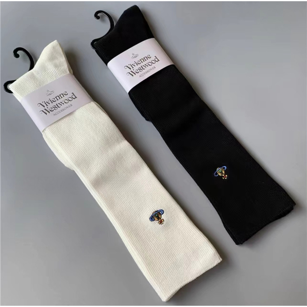 Vivienne Westwood เข็มคู่สีทึบเย็บปักถักร้อย Saturn สไตล์ Preppy ถุงเท้ายาวถึงเข่า Over-the-knee ถุงเท้ายาวซ้อน