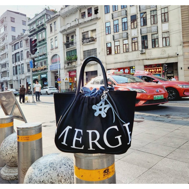 Merge - MERGE A DAY BAG มี2 สี งานชน1:1 สวยมากก🥚🤍