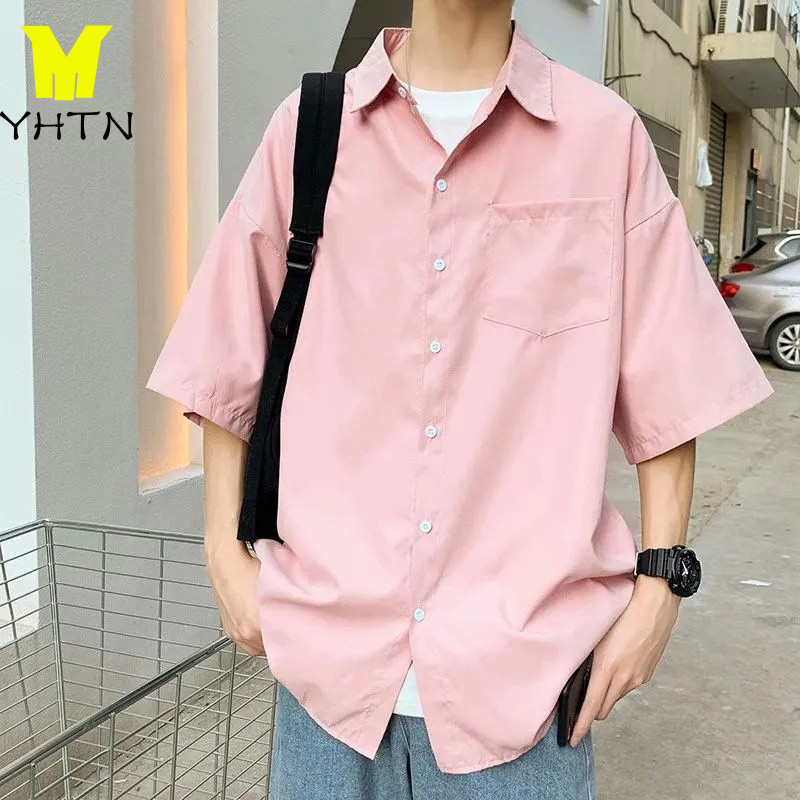 YHTN เสื้อเชิ้ตผู้ชาย เสื้อเชิ้ตผู้ชายสีชมพู ไซส์ใหญ่ ไม่ต้องรีด ทำงาน แฟชั่น เกาหลี แขนสั้น เสื้อผู้ชาย