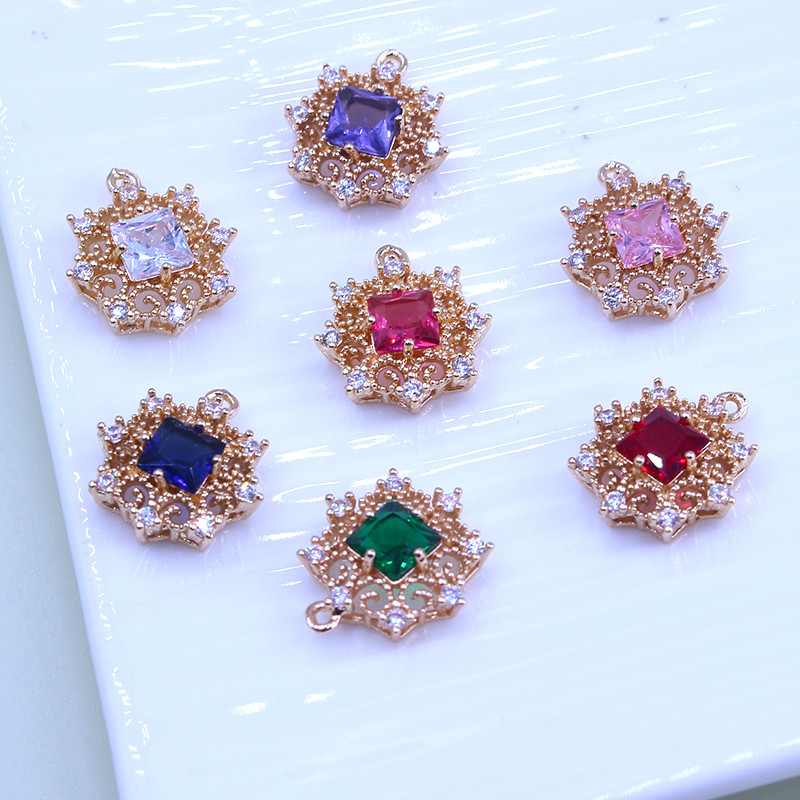 Zircon Micro-Inlaid ว่ายน้ําไฟฟ้าสีการเก็บรักษาทองแดงสแควร์รอบตาข่ายจี้สร้อยคอ Rare Earth Glass Edge