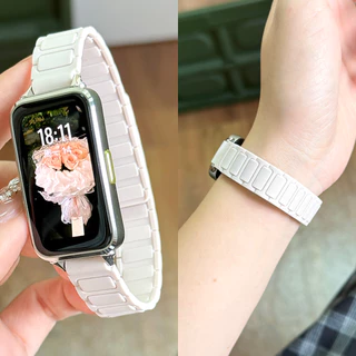 สายรัดห่วงแม่เหล็กสําหรับ Huawei Band 11 / 11 Pro / 10 9 NFC อุปกรณ์เสริมสายรัดกีฬาสําหรับ Huawei Band 8 สร้อยข้อมือซิลิโคน