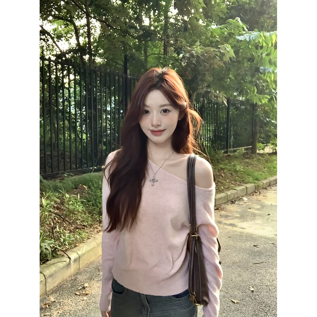 สีเหลืองผิดปกติไหล่เฉียงเสื้อกันหนาวผู้หญิงต้นฤดูใบไม้ร่วงรูปแบบใหม่บางพอดีปิดไหล่เสื้อกันหนาวต้นฤดูใบไม้ร่วงท็อปส์ของฉันเข็ม