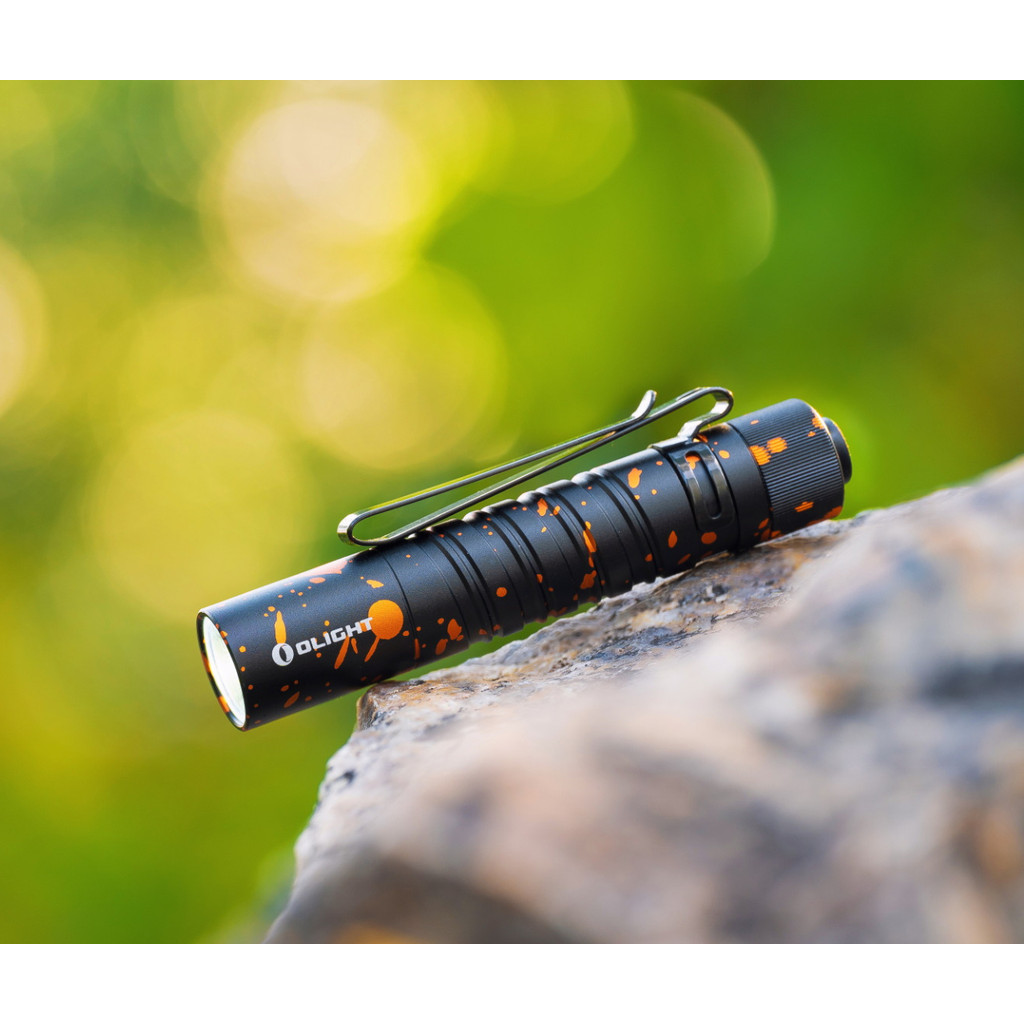 Olight i5T EOS ไฟฉายขนาดเล็กแบบพกพา ถ่านAA 1ก้อน สว่างสูงสุด 300 ลูเมน
