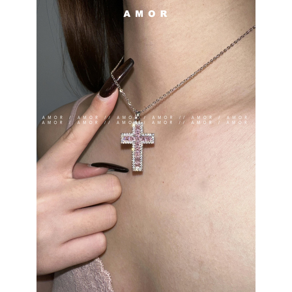 หวานเย็นสีชมพูเพชรเต็มซูเปอร์แฟลชข้ามสร้อยคอหรูหราประณีตกระดูกไหปลาร้าโซ่