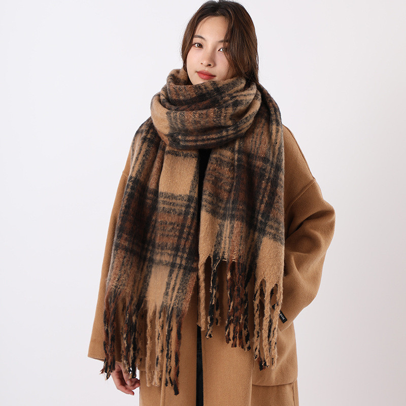 Misskoi [คลังสินค้าพร้อม] กาแฟอุ่น Melade ~ High-End Checked ผ้าพันคอหญิงฤดูใบไม้ร่วงฤดูหนาว Retro All-Match หนาผ้าคลุมไหล่อุ่น Bib อินเทรนด์