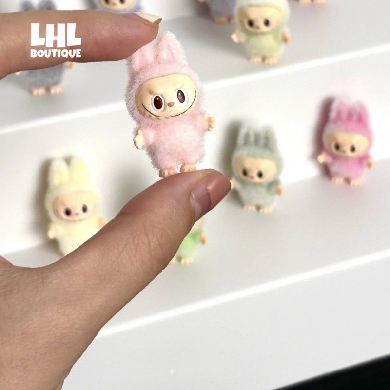 LHL BOUTIQUE Labubu Macron 3cm Mini Finger Toys Original Design ตุ๊กตาดัดแปลง Flocking Mini Cute Grain
