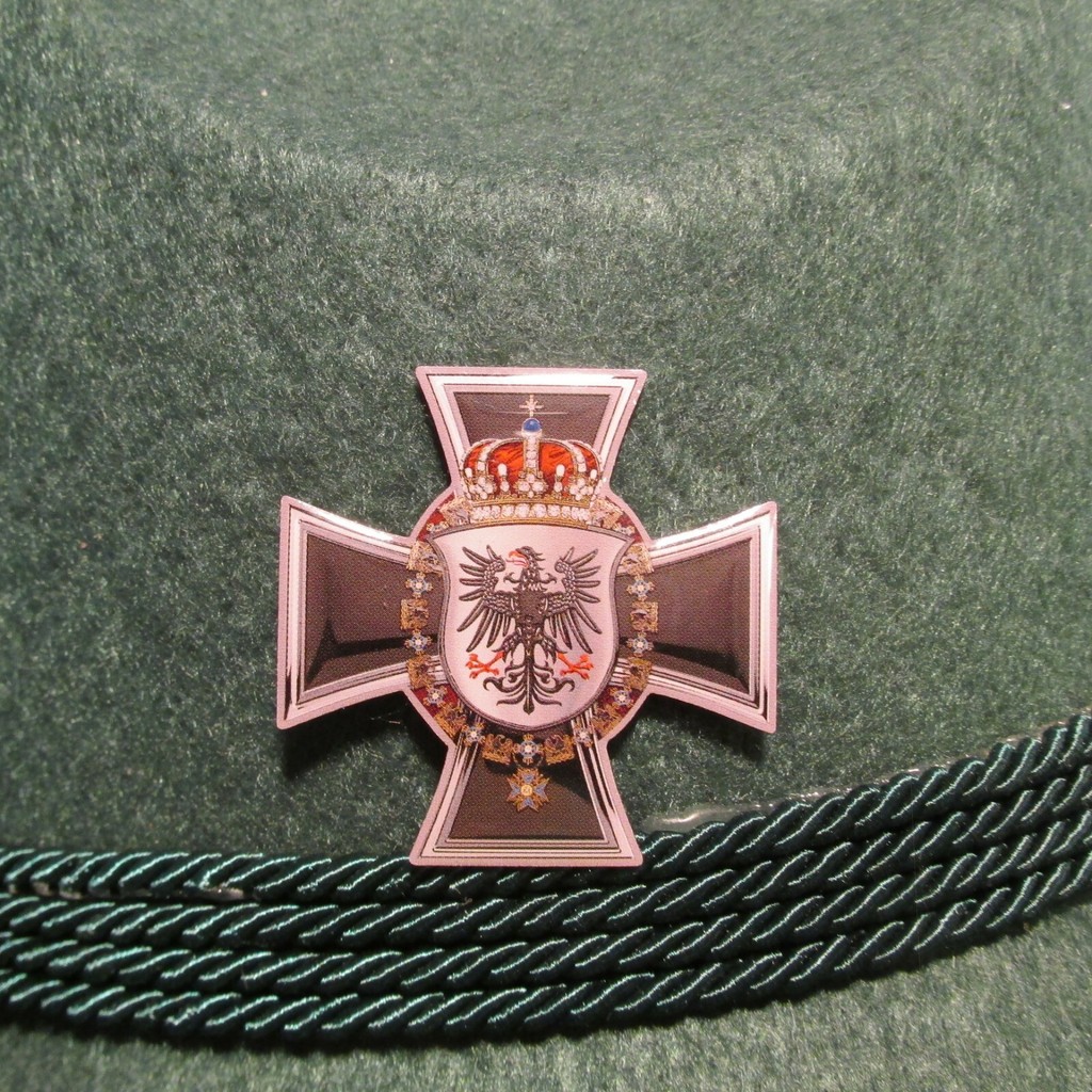 Prussia Kaiser Wilhelm Iron Cross with Eagle Crown Military/Oktoberfest Hat Pin