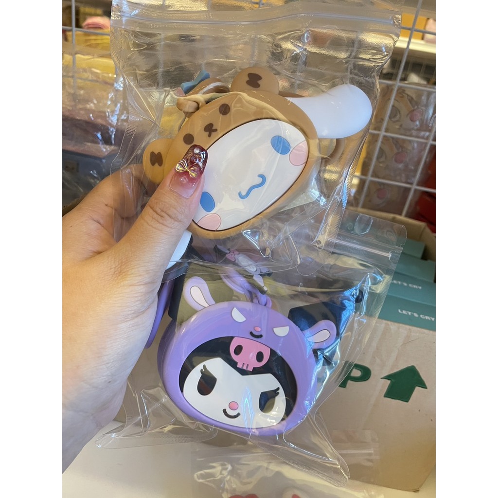 🐰 กระเป๋าใส่เหรียญ  ซิลิโคน SANRIO งานแท้ ก้นหนา สามารถ  ใส่เคส Air pod มีป้ายและสติกเกอร์งานแท้ ขนาดประมาณ 10×7.5×5 cm