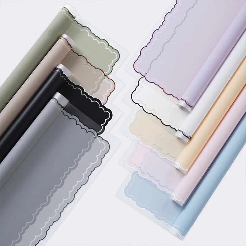 กระดาษห่อช่อดอกไม้กันน้ำ กรอบเส้นหยัก แผ่นพลาสติกห่อดอกไม้ กระดาษของขวัญ DIY วัสดุกันน้ำ โปร่งแสงมองเห็นดอก - รูปที่ 2