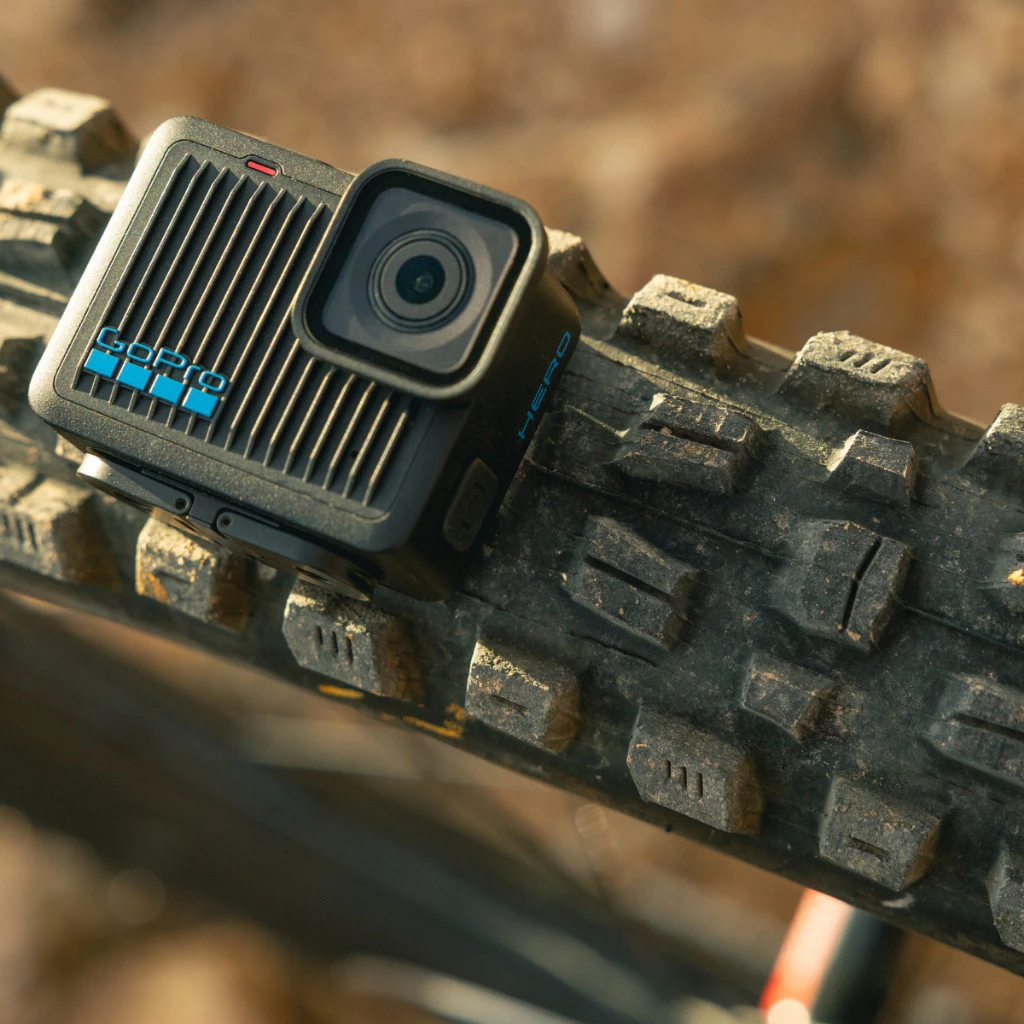กล้อง GoPro HERO กล้อง HERO สามารถใช้งานร่วมกับขายึดกล้องและอุปกรณ์เสริมของ GoPro ได้มากกว่า 35 ชนิด thumbnail 7