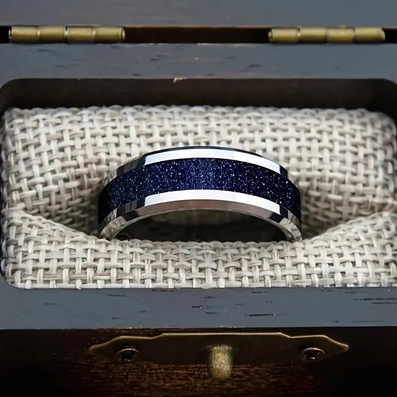 แหวนทังสเตนคาร์ไบด์ผู้ชายหมั้นเหล็กสีดาวสีม่วงสแตนเลสฝังด้วยแหวนเหล็กทังสเตนลาพิส ลาซูลี