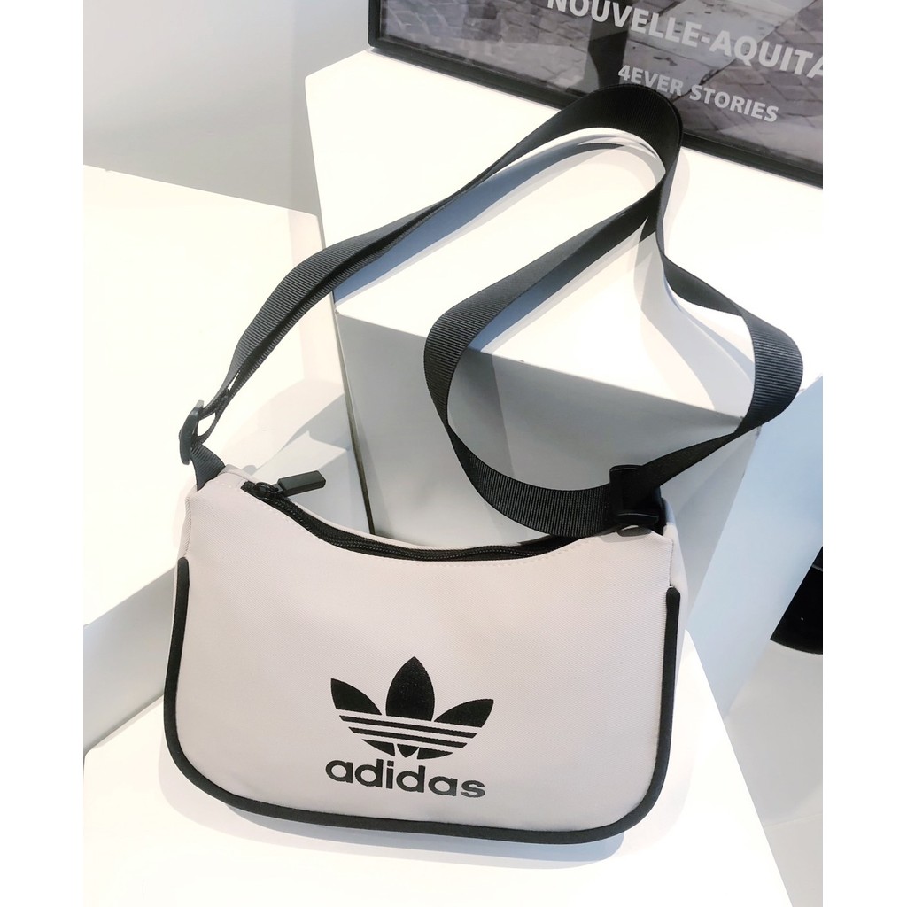 **สินค้าพร้อมส่ง** กระเป๋าทรงวินเทจ กระเป๋าแฟชั่น ราคากันเอง