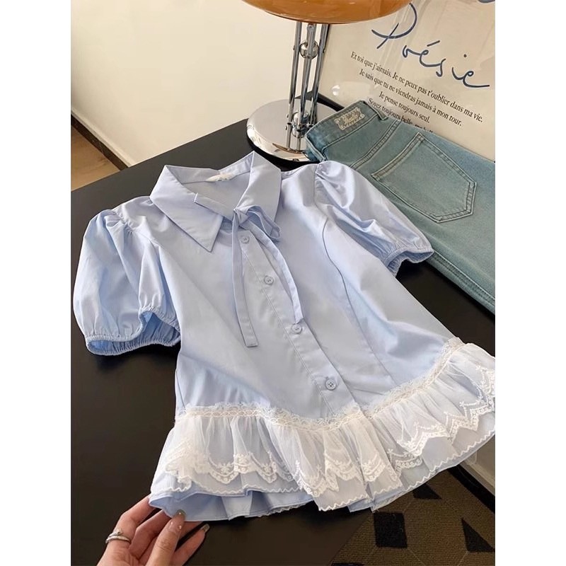 ชุดเสื้อเชิ้ตแขนสั้นผู้หญิงสไตล์ฝรั่งเศส ขอบลูกไม้สีน้ำเงิน ฤดูร้อน หรูหรา ดีไซน์ทันสมัยลดอายุ พร้อมฟลีซเข็ม My Joy ZU8P