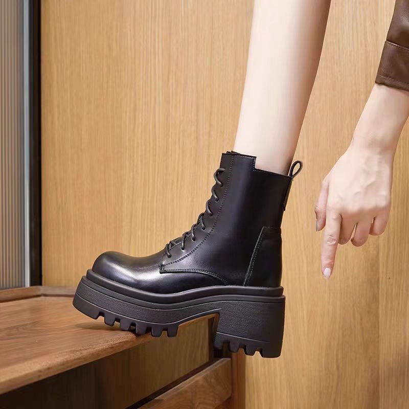 Cos Martin Boots ด้านในเพิ่มความสูง 2025 ความสูง 8 ซม. ฤดูหนาวสีดําซิปด้านข้างขาบาง