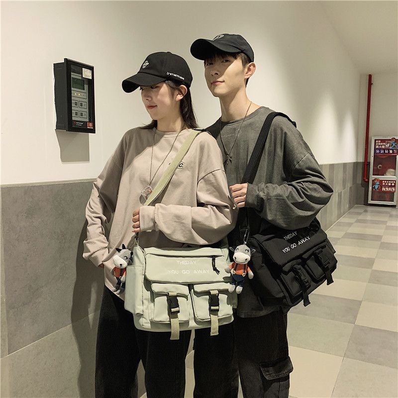 แฟชั่น ใหม่ปักแม่และเด็กกระเป๋าสะพายข้างสาวอินเทรนด์ญี่ปุ่นความจุขนาดใหญ่ไหล่คู่อเนกประสงค์ลําลองบุรุษไปรษณีย์