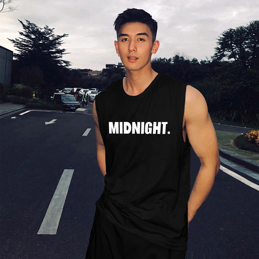 Y-T เสื้อแขนกุด💥 เสื้อกั๊กแขนกุดชาย สไตล์ลำลอง พิมพ์"MIDNIGHT"🔥  Unisex สวมใส่สบาย ฝ้าย100% OVERSIZE แนวสตรีท