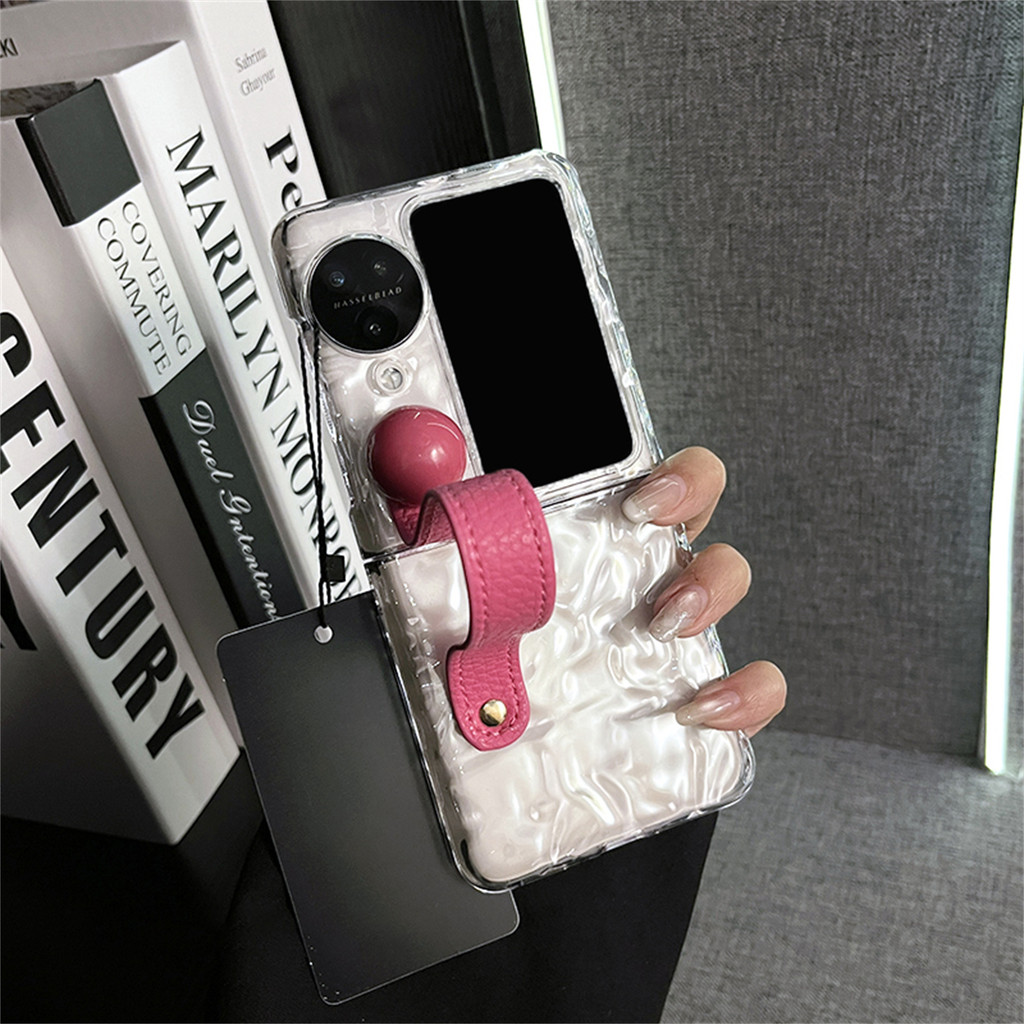 อาวุโสเกาหลีโปร่งใสระลอกน้ํารูปแบบกรณีที่มี Rose Red Ball สายรัดข้อมือสําหรับ OPPO ค้นหา N2 Flip ค้นหา N3 พลิกปกหลัง