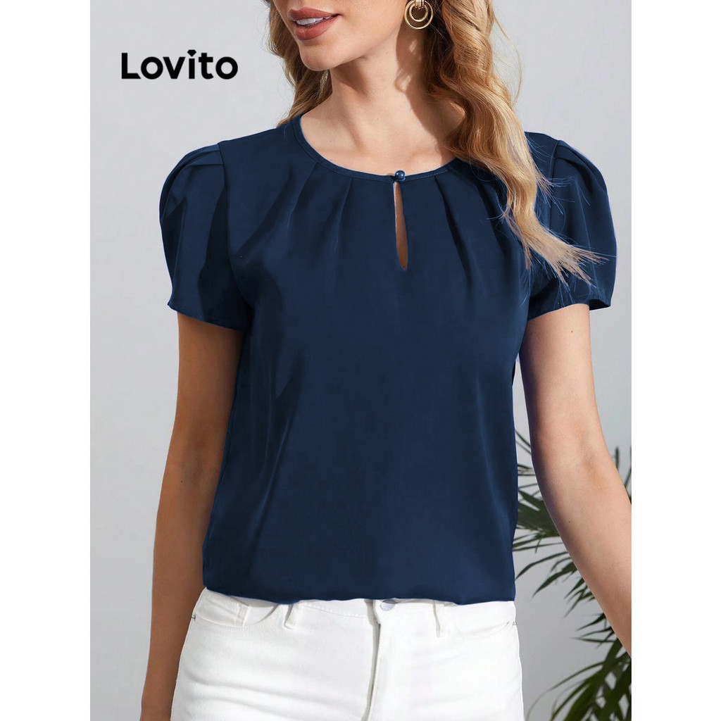 Lovito เสื้อเบลาส์ผู้หญิง มีกระดุม แต่งจีบ สีพื้น สไตล์ลำลอง LNL69435