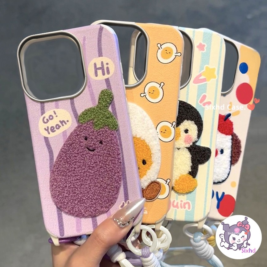 สําหรับ Samsung S24FE S24Ultra S23 S22 S21 Plus S22Ultra S23FE S21FE A73 A72 A52 A52S 5G โทรศัพท์กรณีหนังน่ารัก Penguins โลหะกล้องป้องกันนุ่มพร้อม Plush Patch