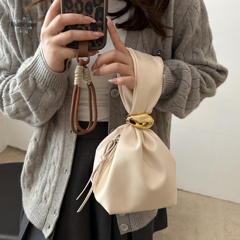 ใหม่หนังใต้วงแขนกระเป๋าจีบสําหรับผู้หญิงแฟชั่น Designer รูปที่ 2
