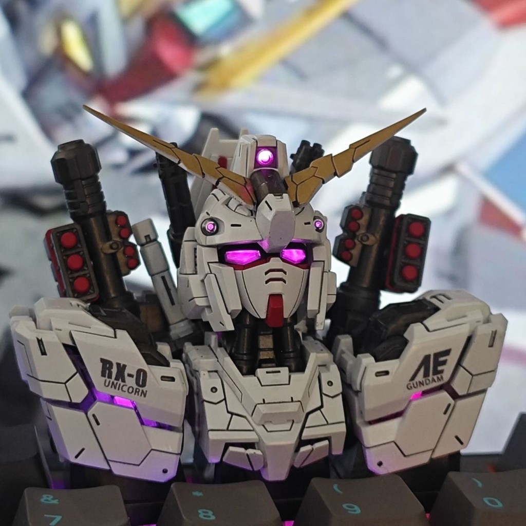 Rx-0 Unicorn Three-Key Cap Strike Freedom Gundam Button Mechanical Keyboard Deformable Light Transmission Mecha