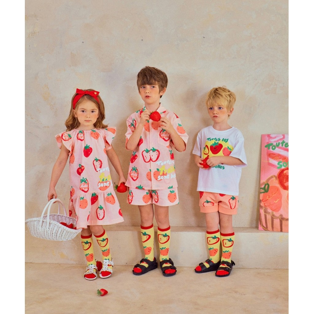 「สินค้าลิขสิทธิ์แท้」IRIS KIDS bebe 25ss IKS2310 Strawberries Series สไตส์เกาหลี ผ้านุ่มใส่สบาย ชุดเซ็ทเด็ก