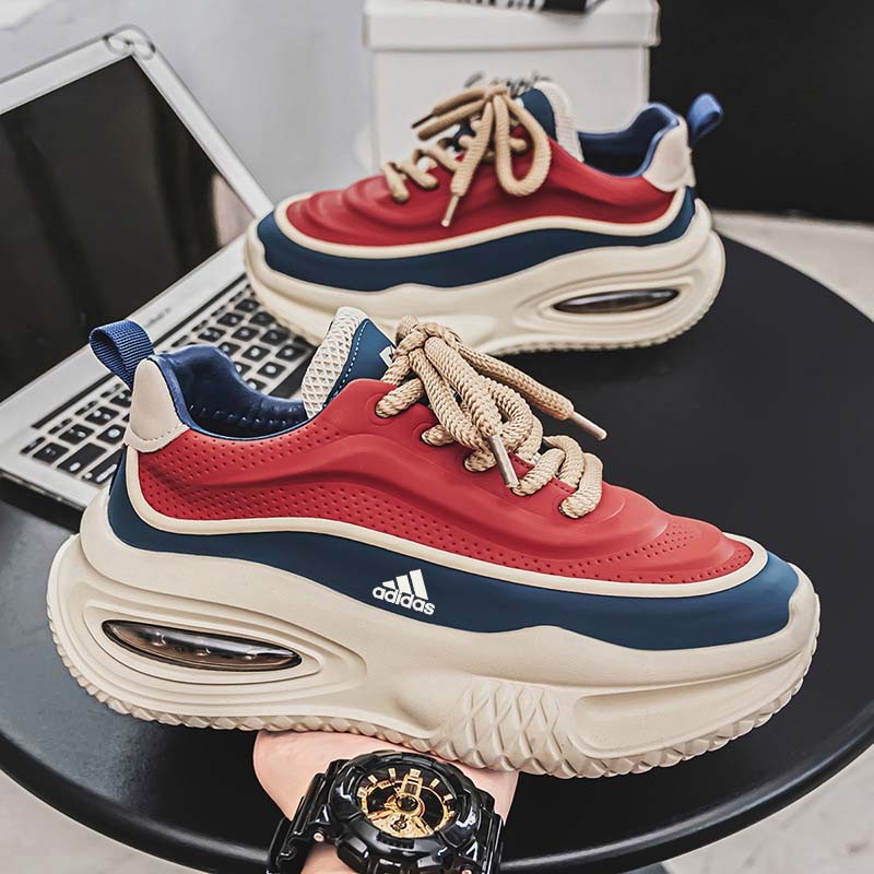 3 สี 2025 สไตล์ใหม่ขนาดใหญ่รองเท้าผู้ชาย 38-48 หนา พื้นรองเท้า วิ่งหนังระบายอากาศสบายกีฬากันลื่นอินเทรนด์กลางแจ้งจ๊อกกิ้ง