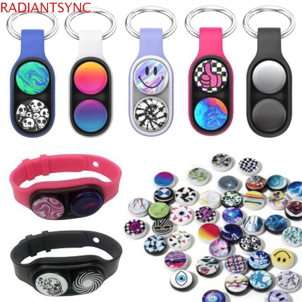 Radiantsync PopPuck Fidget ของเล่นพวงกุญแจสําหรับผู้ใหญ่ยืดหยุ่นที่มีสีสันคริสต์มาสของขวัญยืดหยุ่นแม่เหล็กของเล่น