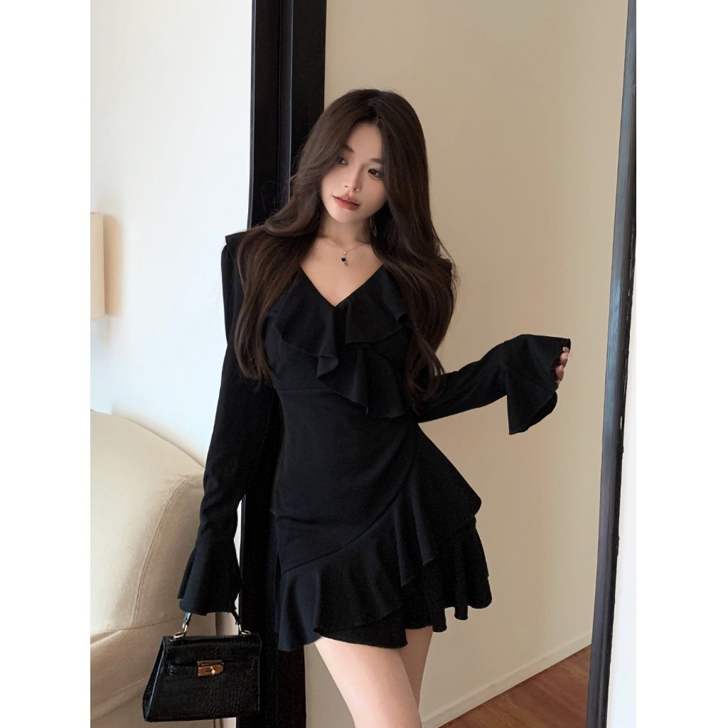 【M-4XL】EVIOVIO เดรสระบายทรงหางปลา ไซส์ใหญ่สาวอวบ คอวีเซ็กซี่ ดีไซน์หรูหรา เอวเข้ารูป ใส่ไปงานปาร์ตี้ สำหรับสาวพลัสไซส์