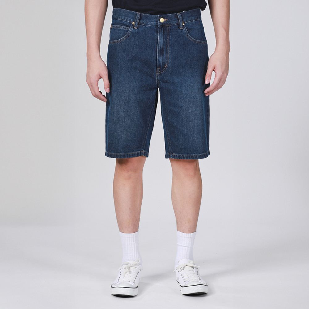 LEE กางเกงขาสั้นผู้ชาย รุ่น LE F224MSHOF15 สียีนส์กลาง