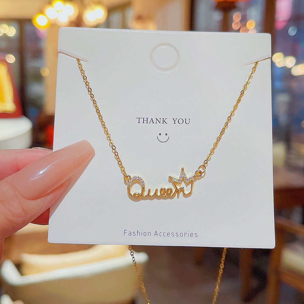 Collar De Acero Inoxidable No Fade สแตนเลส Cz Zircon Letter Crown Queen สร้อยคอไทเทเนียมเหล็ก Clavic