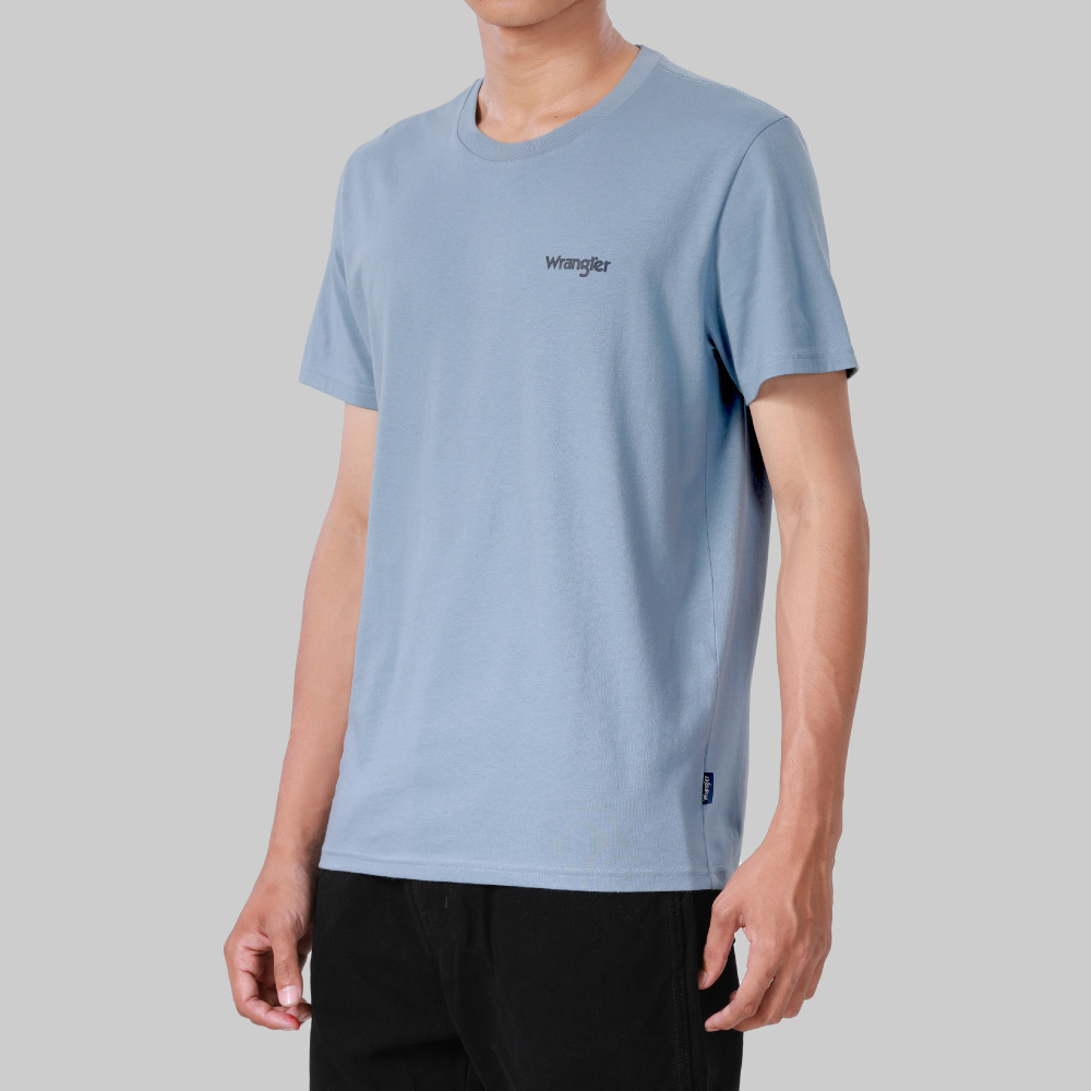 WRANGLER เสื้อยืดแขนสั้นผู้ชาย Regular รุ่น WR F524MTSSF80 สีฟ้า