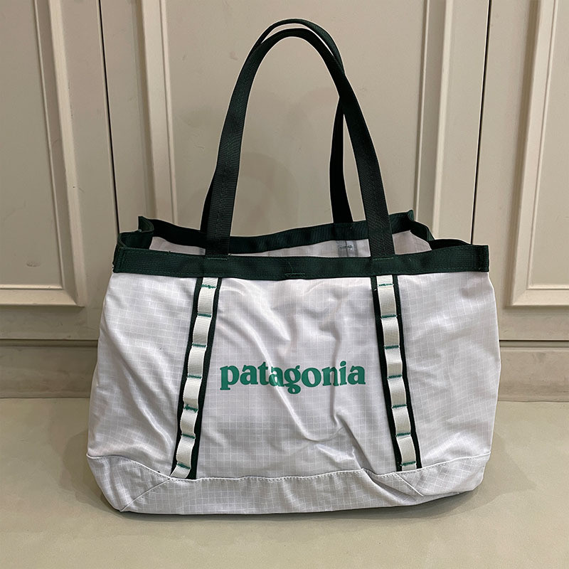 Patagonia Tote Bag ความจุขนาดใหญ่ Multi-pocket Water-Repellent โพลีเอสเตอร์กระเป๋าถือ