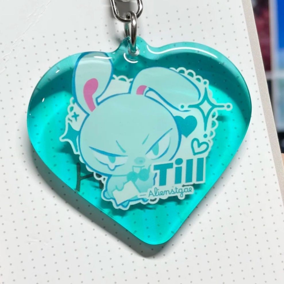 Alien Stage Heart จี้อะนิเมะพวงกุญแจผู้หญิง Ivan Till อะคริลิค Key Chain Man Suae Mizi พวงกุญแจน่ารักเครื่องประดับอุปกรณ์เสริมของขวัญ