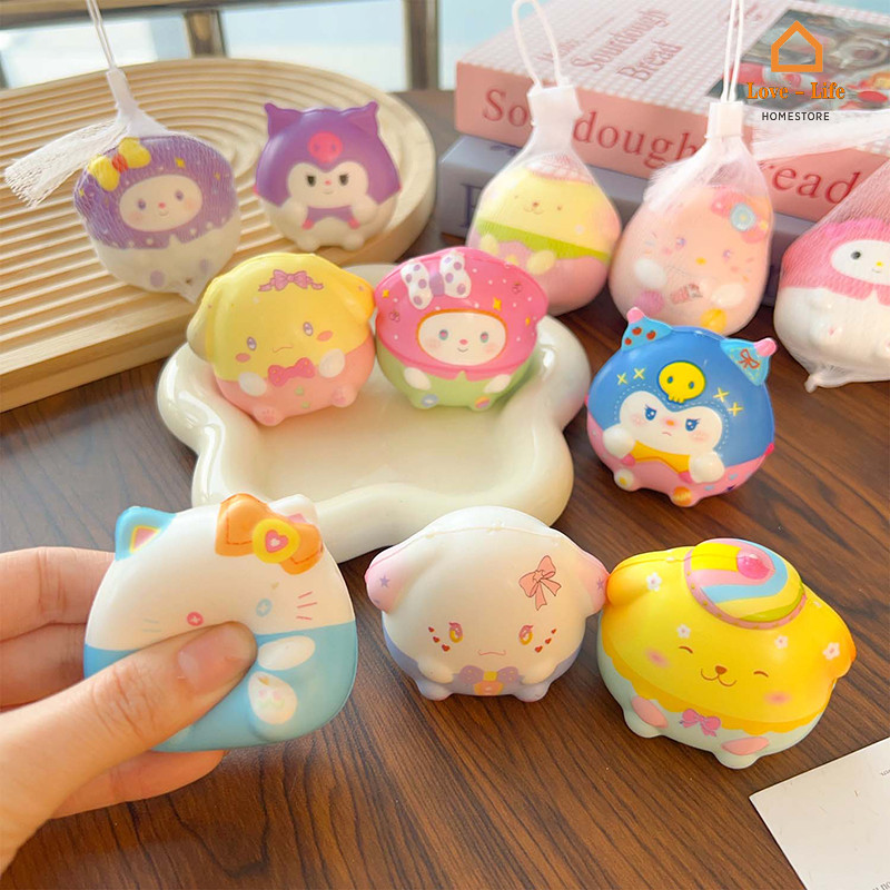 SANRIO สร้างสรรค์อะนิเมะ ซานริโอ ตุ๊กตาเด็กบีบของเล่นคลายเครียด-ตัวการ์ตูนหุ่นมือหยิกช้า สะท้อนกลับ ของเล่น